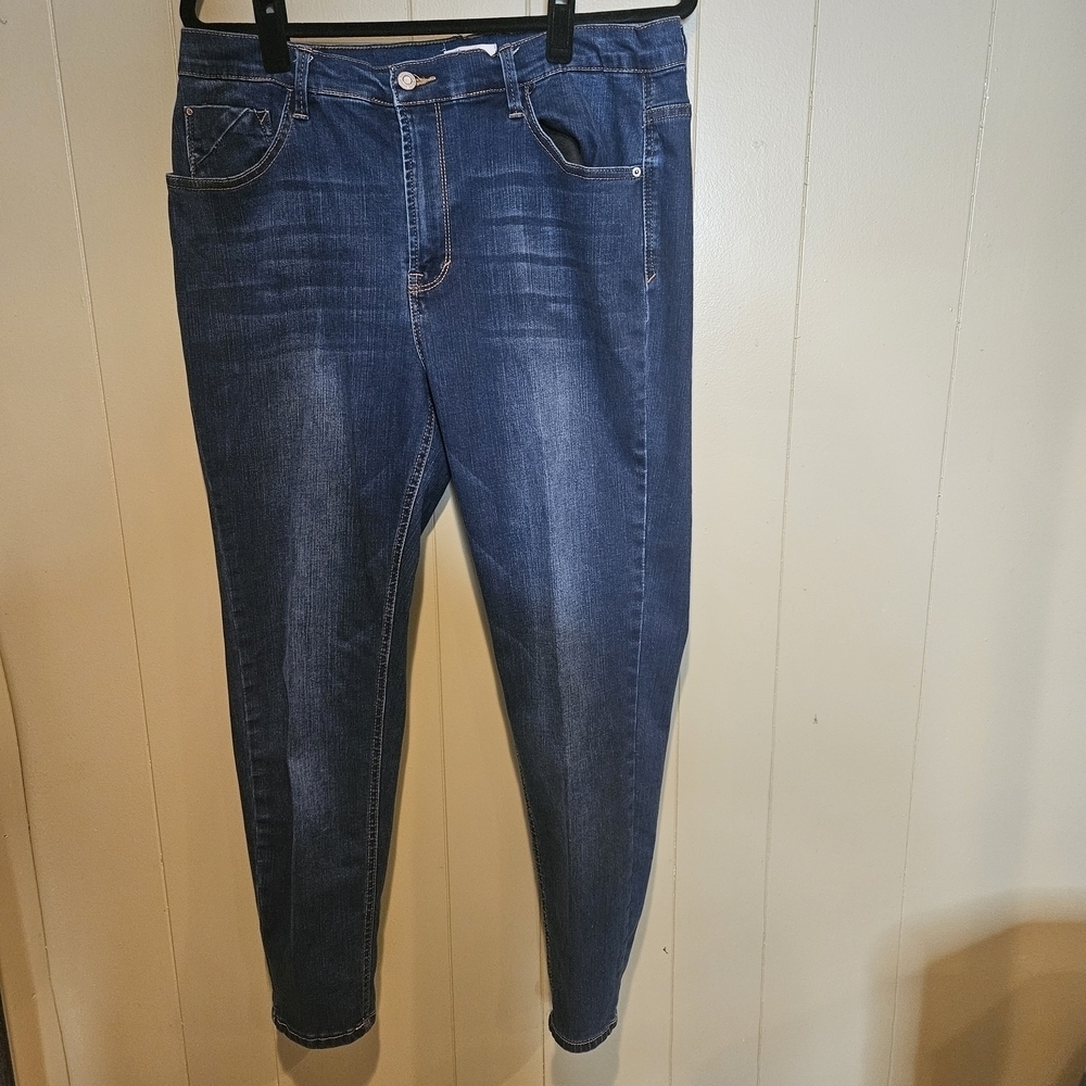 Kensie Women’s Dark Wash Skinny Jeans, Womens, Size 18/20, Sleek Stretch Fit